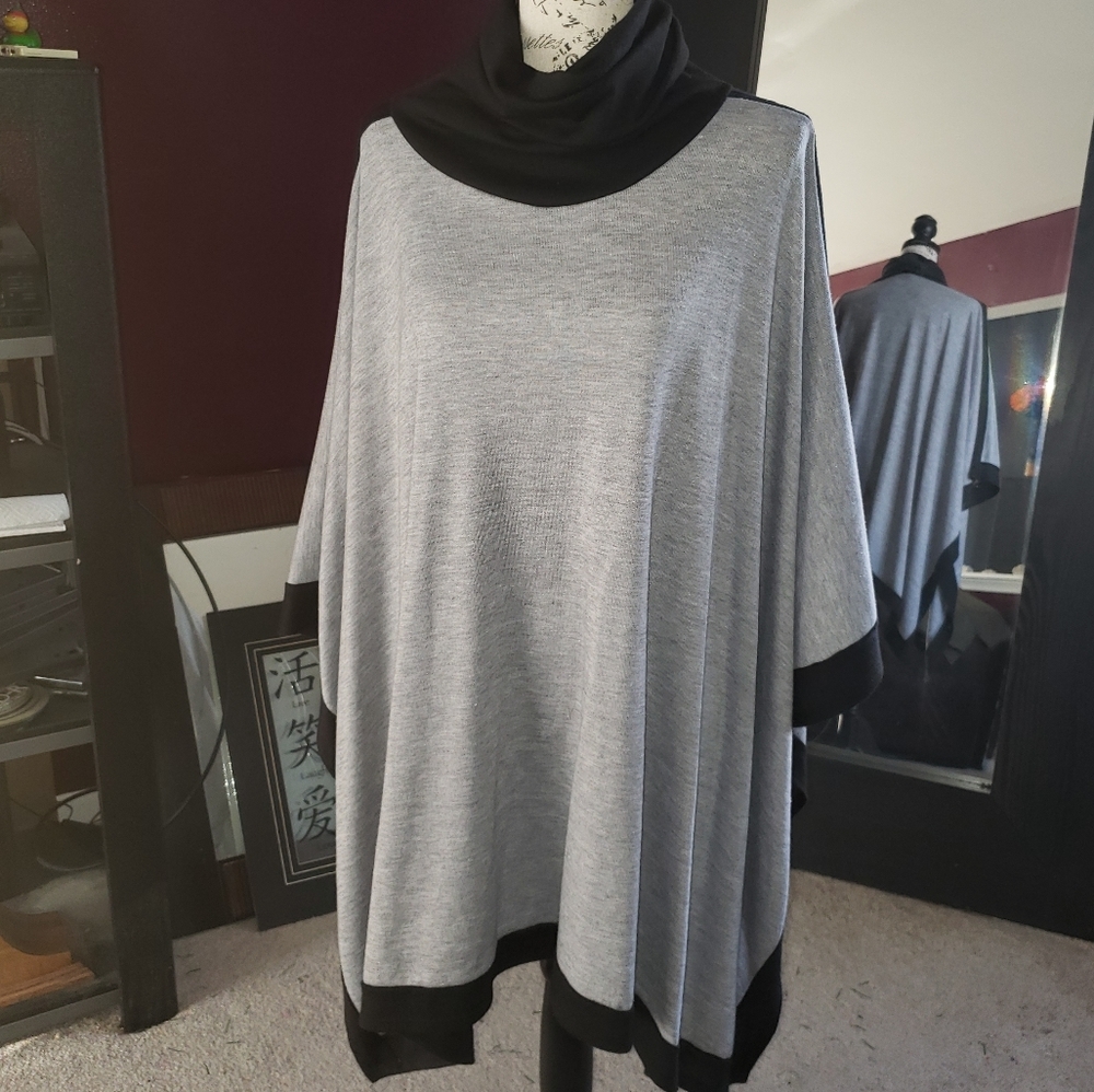 Gray & Black Cowl Neck Sweater Poncho